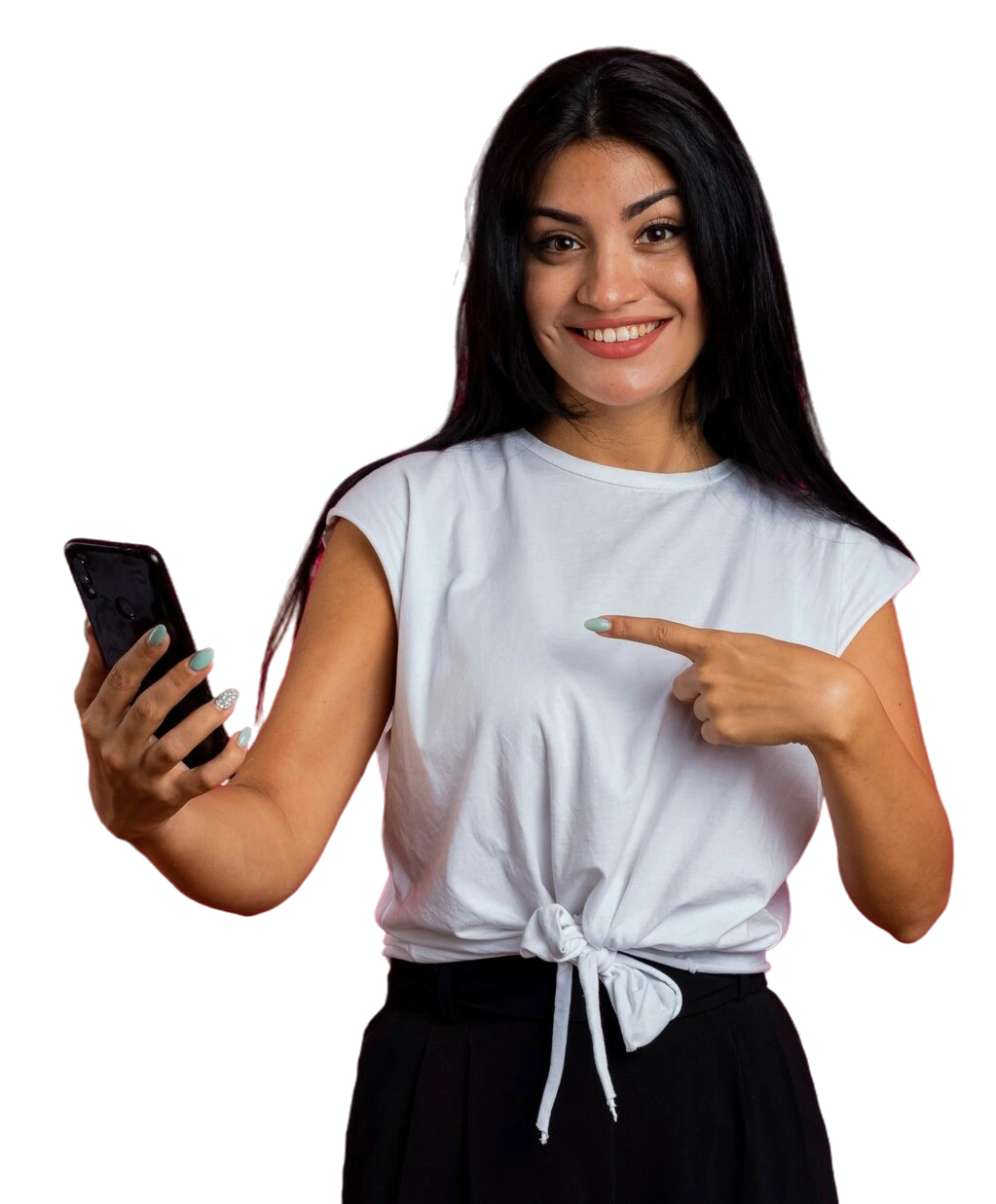 Mujer sonriendo sosteniendo su celular